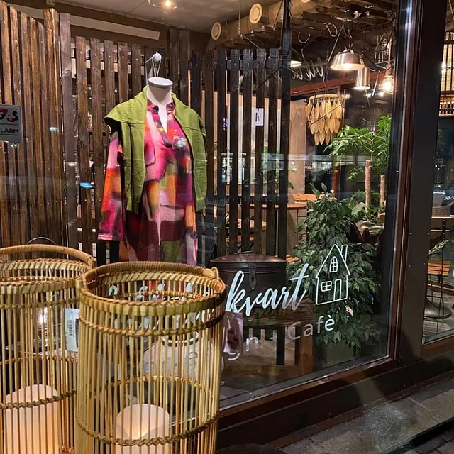 Utsiden av Litt tå Kvart butikken